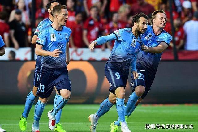 美国男篮大胜塞尔维亚 库里24分约基奇16+11